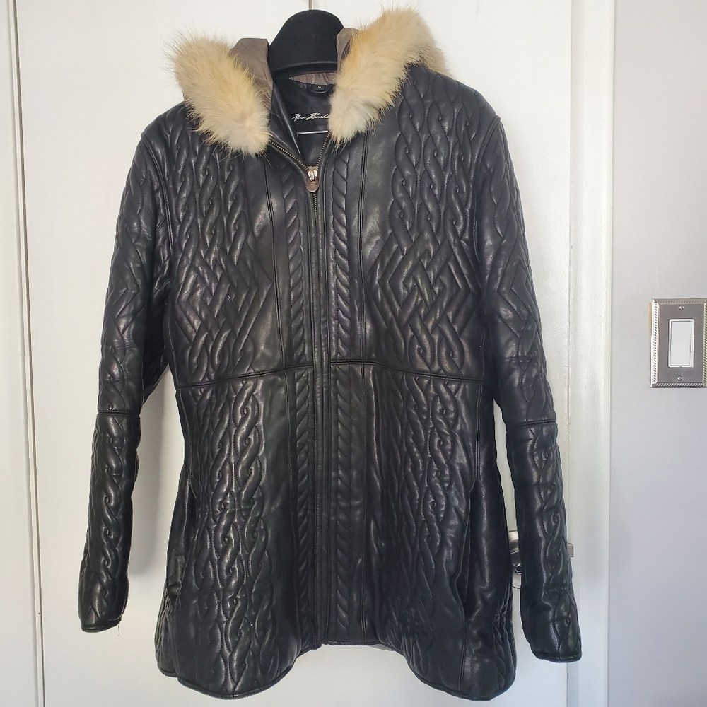 Vintage! Marc Buchanan beautiful women's black Leather coat with fur hood